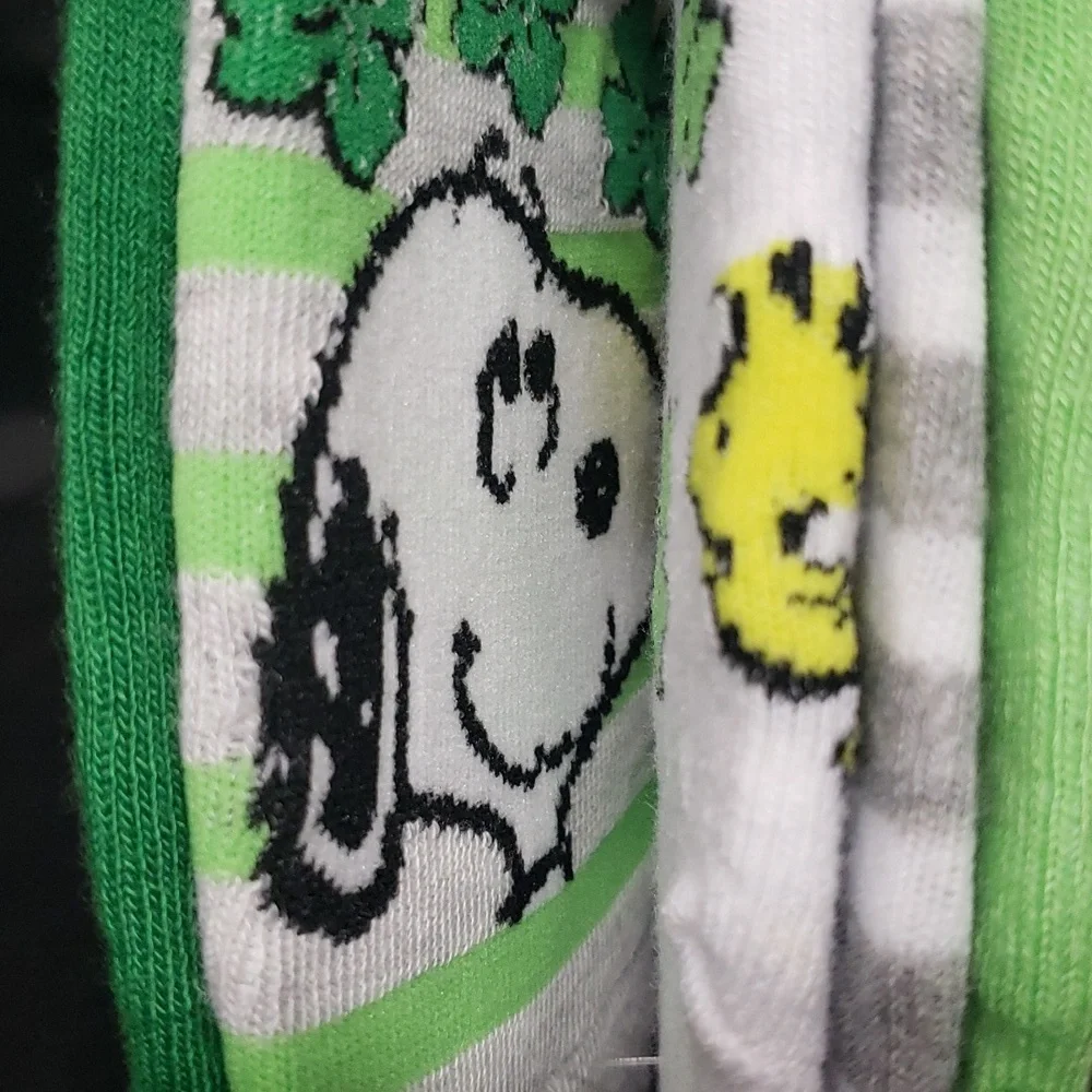 Peanuts NWT Snoopy and Woodstock, Four Leaf Clover 5 pairs Footie Socks